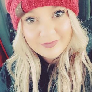 Meet your Posher, Leslie